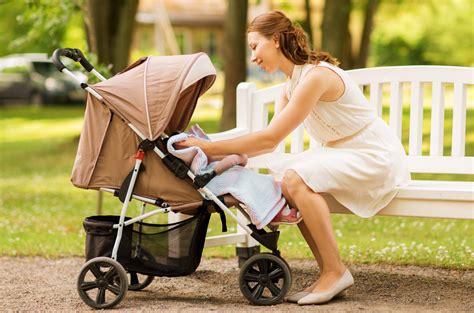 pram vs stroller for baby.